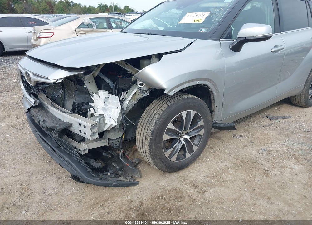 2023 TOYOTA HIGHLANDER XLE VIN: 5TDKDRAH9PS520744