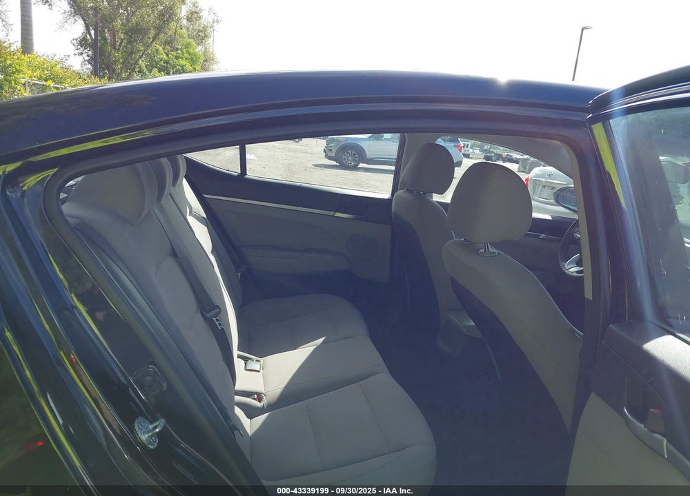 2020 HYUNDAI ELANTRA SE VIN: 5NPD74LF5LH598579