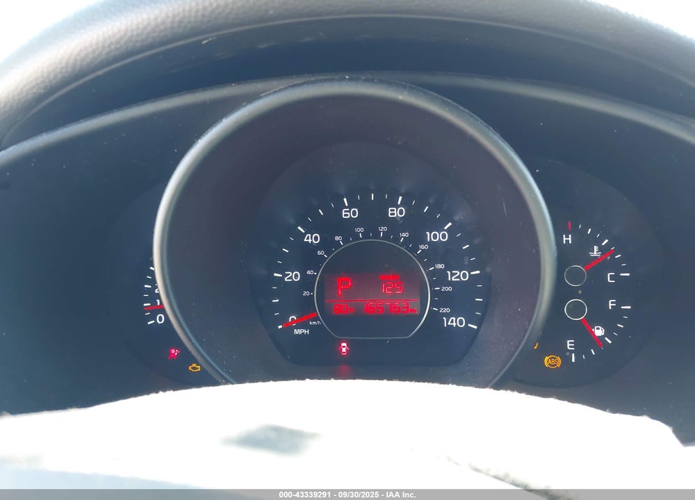 2016 KIA SOUL VIN: KNDJN2A21G7352197