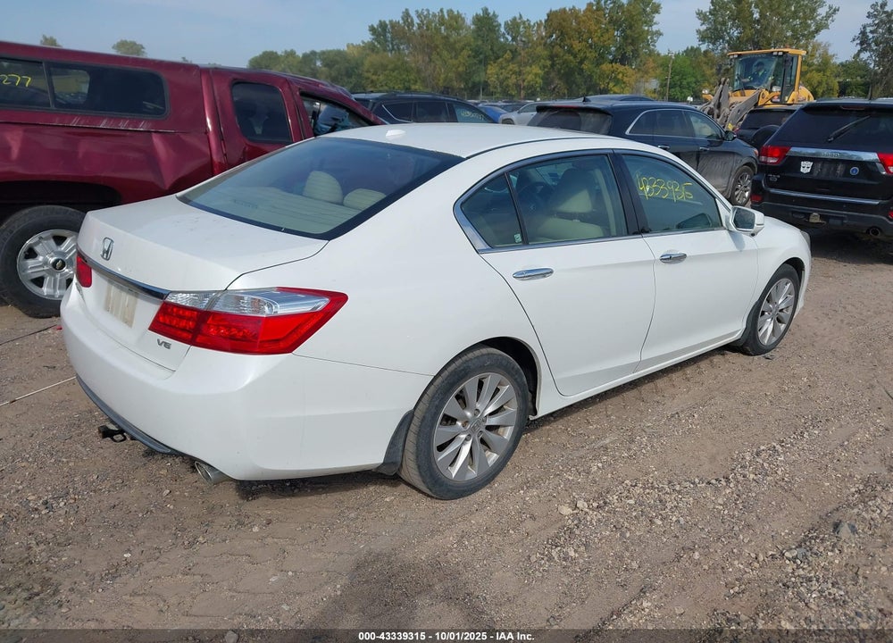 2014 HONDA ACCORD VIN: 1HGCR3F86EA023660