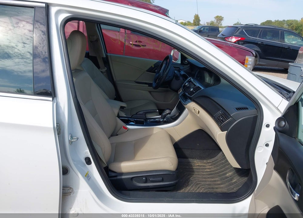 2014 HONDA ACCORD VIN: 1HGCR3F86EA023660