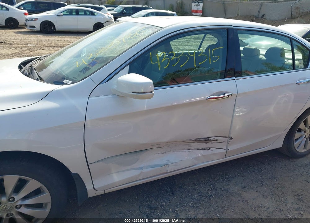 2014 HONDA ACCORD VIN: 1HGCR3F86EA023660