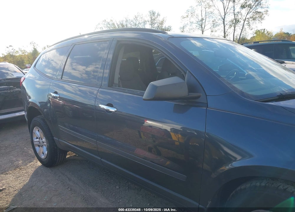 2011 CHEVROLET TRAVERSE LS VIN: 1GNKREED5BJ349375