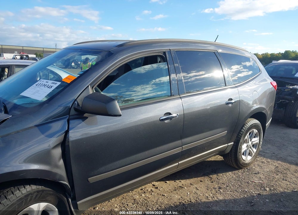2011 CHEVROLET TRAVERSE LS VIN: 1GNKREED5BJ349375