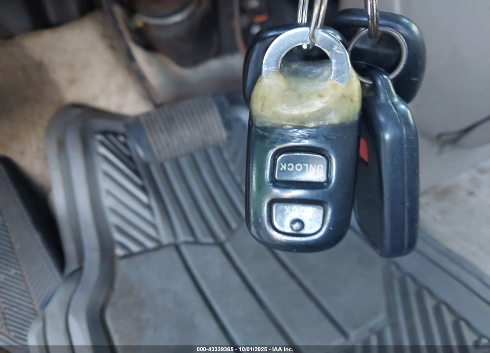 2000 TOYOTA SIENNA XLE VIN: 4T3ZF13C8YU176271