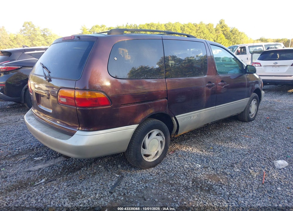 2000 TOYOTA SIENNA XLE VIN: 4T3ZF13C8YU176271
