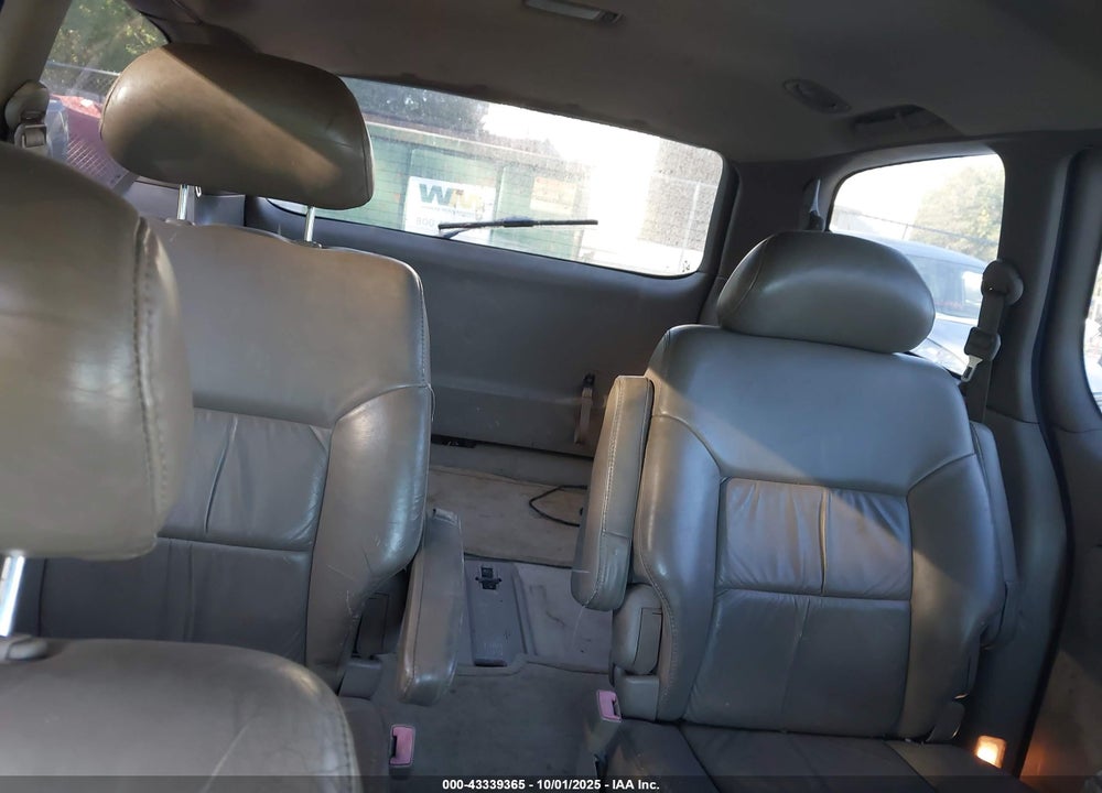 2000 TOYOTA SIENNA XLE VIN: 4T3ZF13C8YU176271