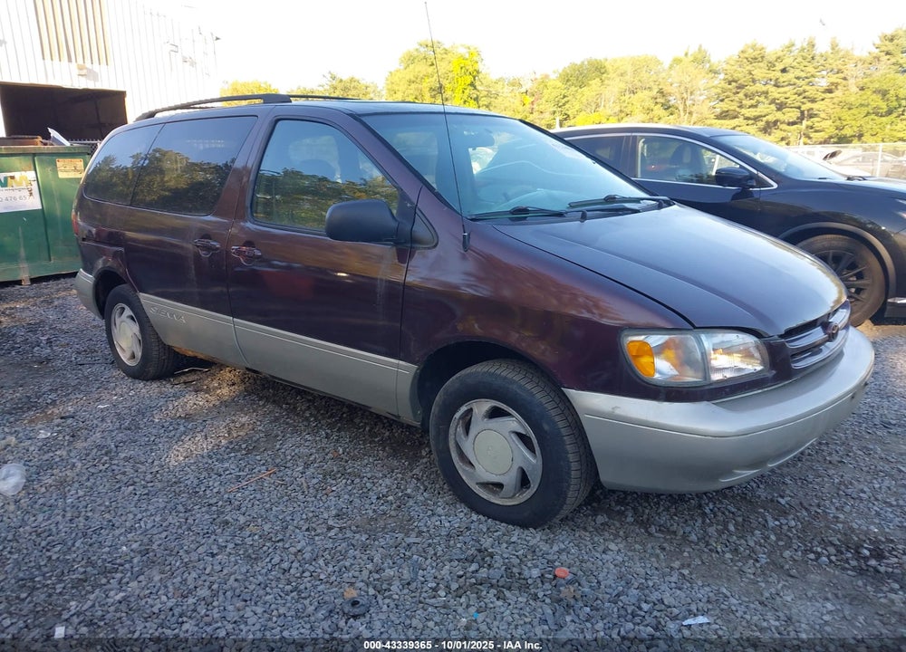 2000 TOYOTA SIENNA XLE VIN: 4T3ZF13C8YU176271