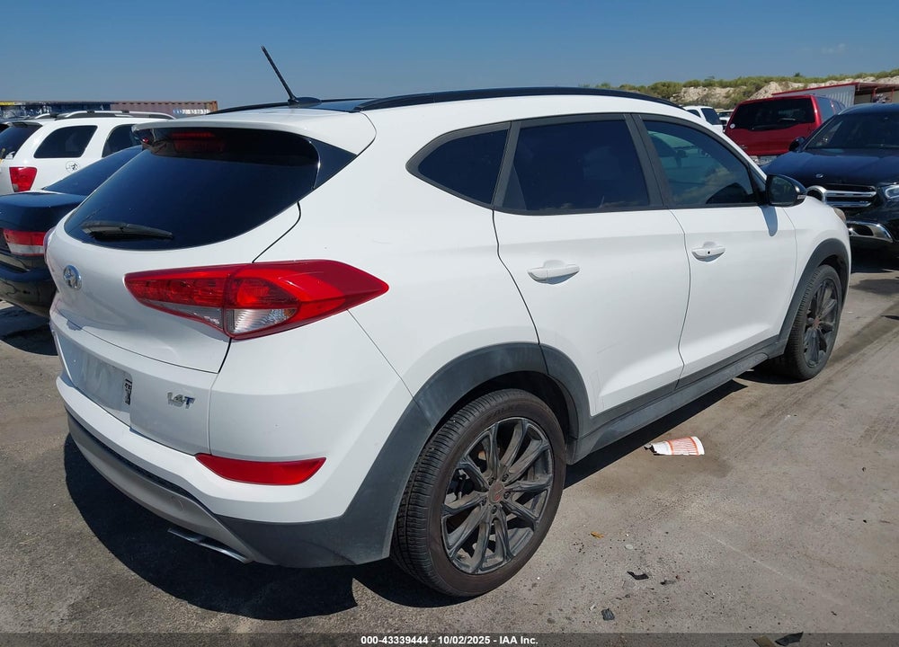 2017 HYUNDAI TUCSON VIN: KM8J33A2XHU548973