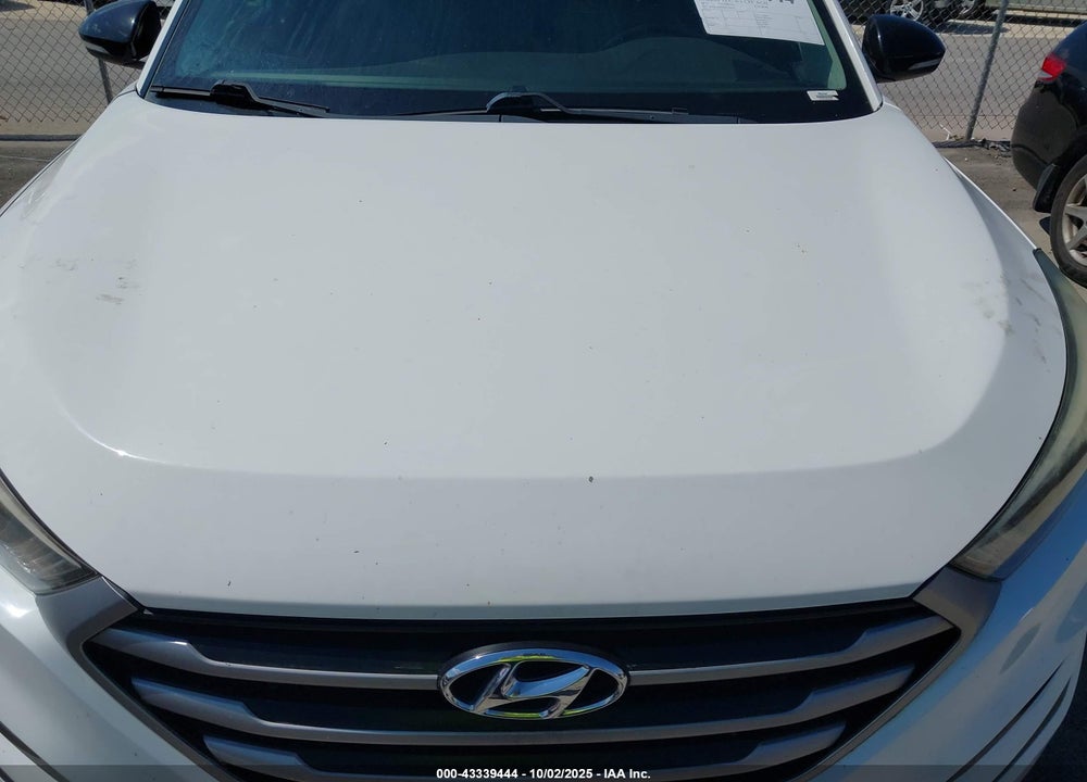 2017 HYUNDAI TUCSON VIN: KM8J33A2XHU548973