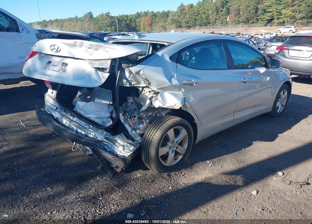 2013 HYUNDAI ELANTRA VIN: KMHDH4AE8DU002715