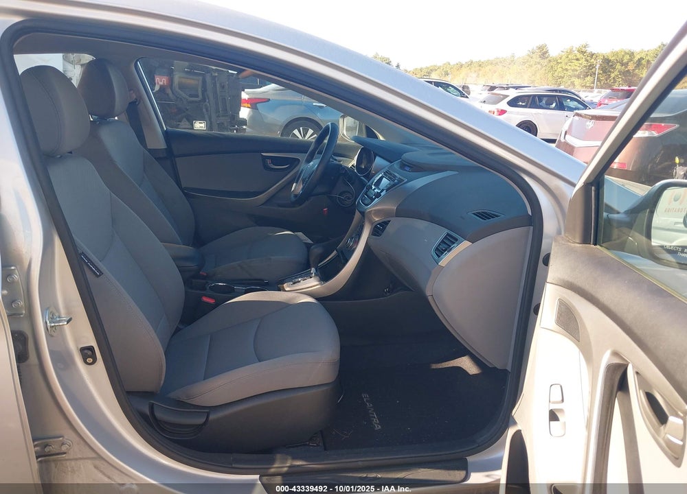 2013 HYUNDAI ELANTRA VIN: KMHDH4AE8DU002715