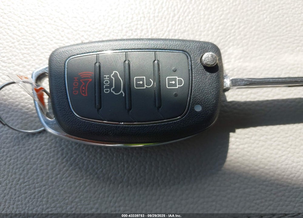2015 HYUNDAI SONATA SE VIN: 5NPE24AF7FH187825