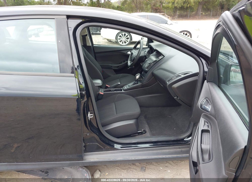 2018 FORD FOCUS SE VIN: 1FADP3F26JL311445