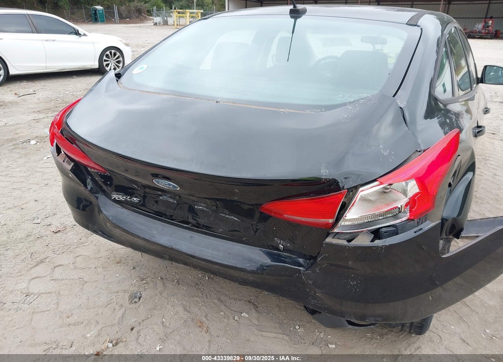 2018 FORD FOCUS SE VIN: 1FADP3F26JL311445