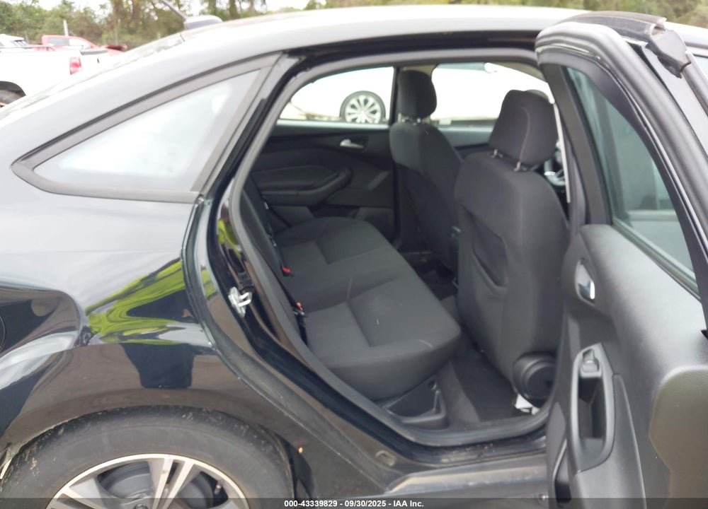 2018 FORD FOCUS SE VIN: 1FADP3F26JL311445