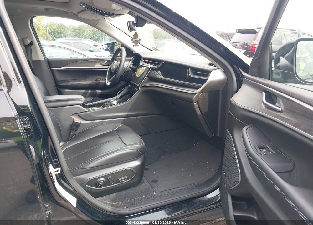 2023 JEEP GRAND CHEROKEE VIN: 1C4RJYB67PC624035