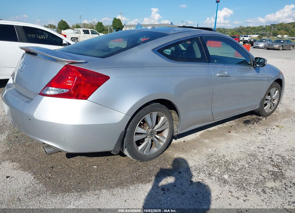 2011 HONDA ACCORD VIN: 1HGCS1B83BA000170