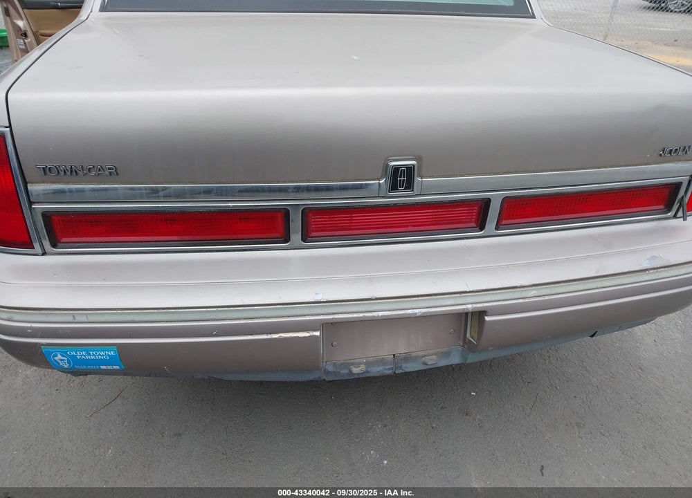 1996 LINCOLN TOWN CAR SGN/DMND ANV/CYPRESS/JN VIN: 1LNLM82W3TY731377