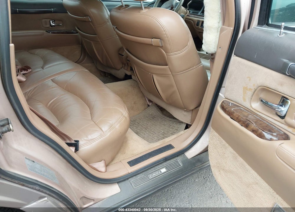 1996 LINCOLN TOWN CAR SGN/DMND ANV/CYPRESS/JN VIN: 1LNLM82W3TY731377