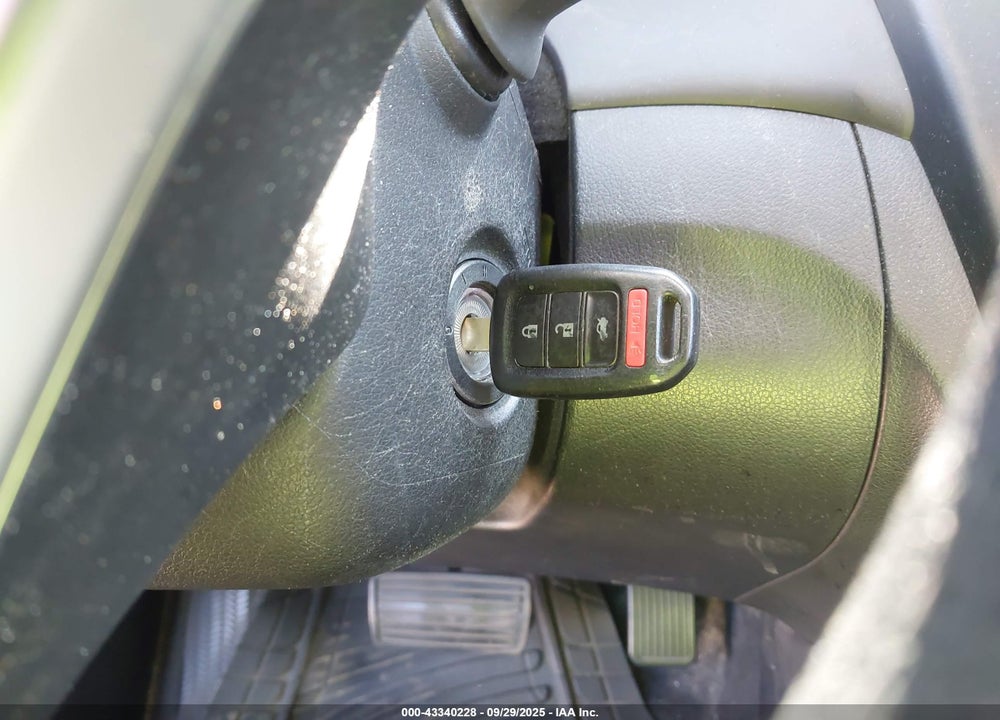 2015 HONDA CIVIC LX VIN: 2HGFB2F53FH522940