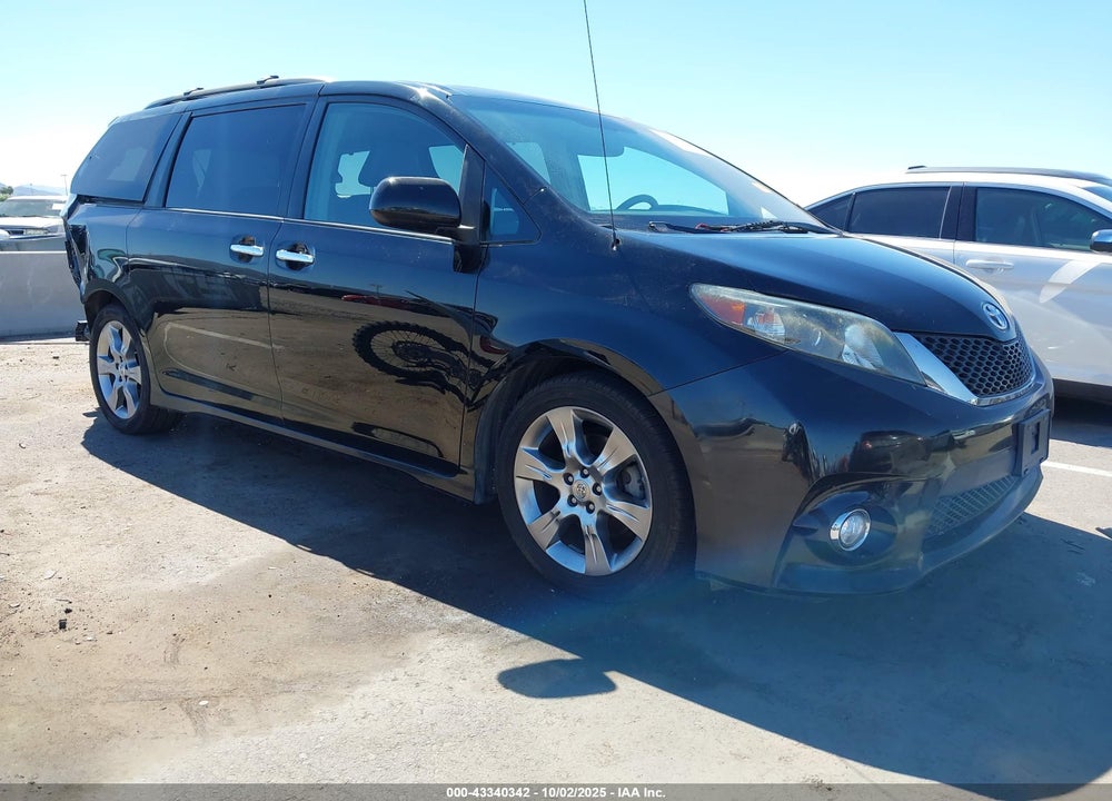 2014 TOYOTA SIENNA SE 8 PASSENGER VIN: 5TDXK3DC4ES508085