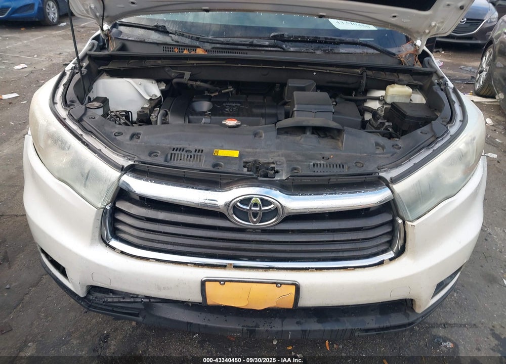 2015 TOYOTA HIGHLANDER LE VIN: 5TDZARFH4FS016519