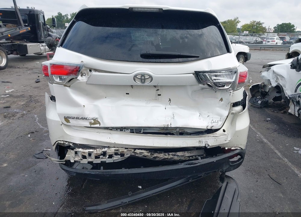 2015 TOYOTA HIGHLANDER LE VIN: 5TDZARFH4FS016519