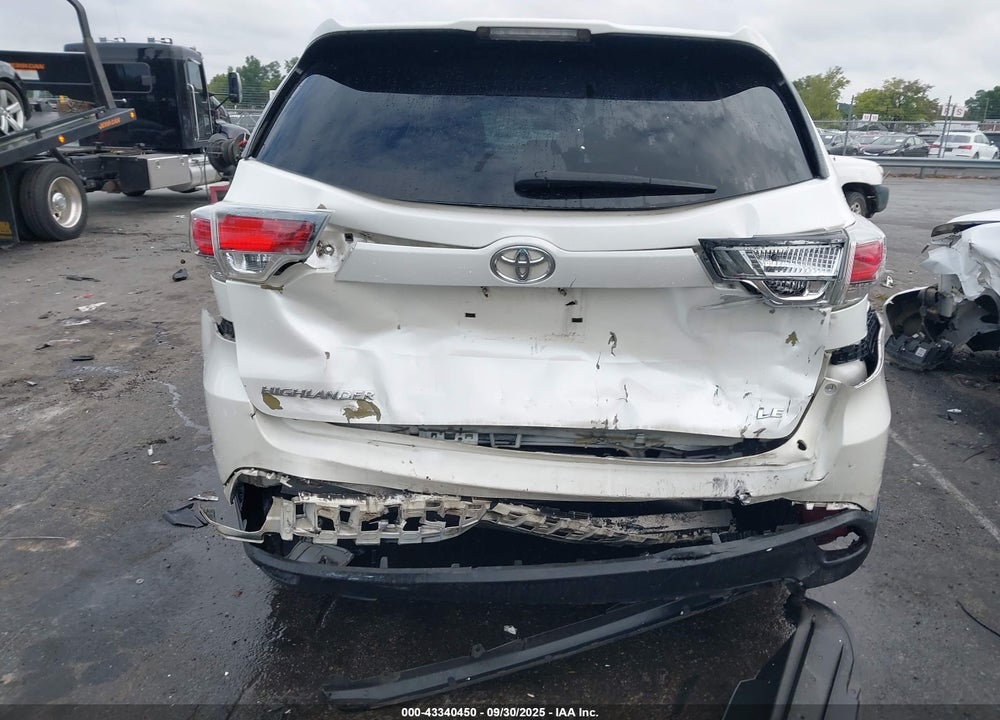 2015 TOYOTA HIGHLANDER LE VIN: 5TDZARFH4FS016519