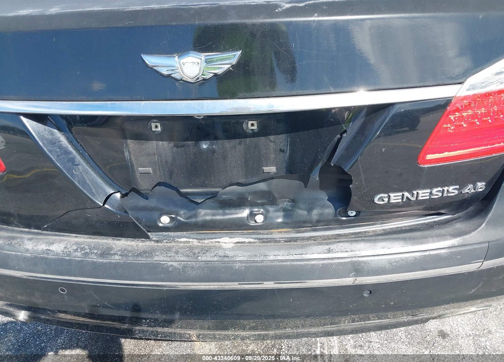 2009 HYUNDAI GENESIS VIN: KMHGC46FX9U042296