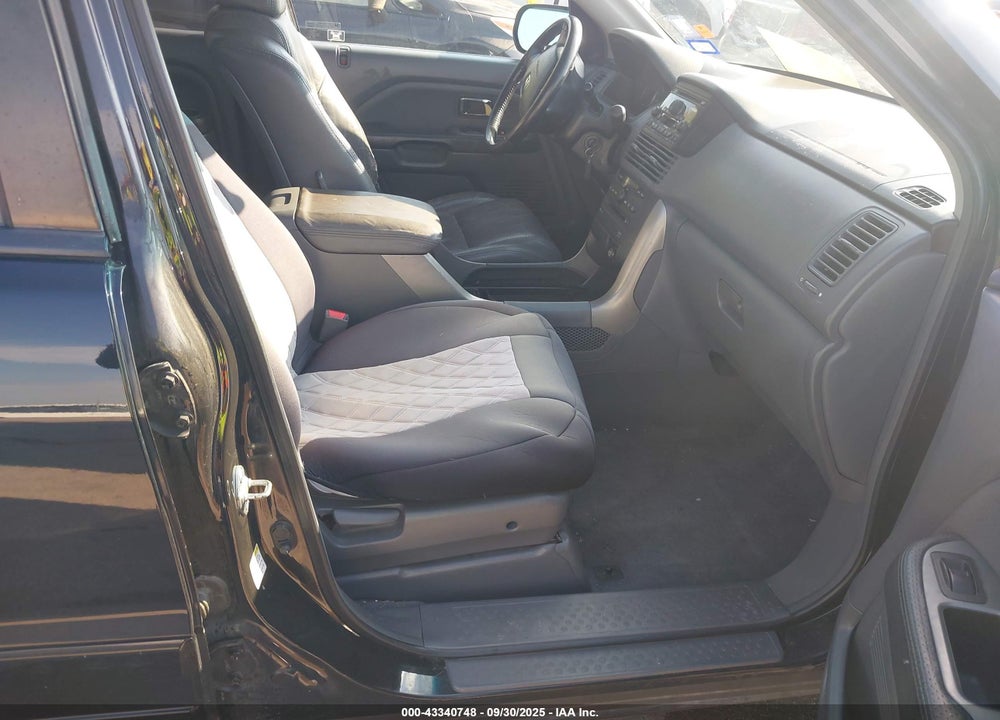 2003 HONDA PILOT EX-L VIN: 2HKYF18663H591412