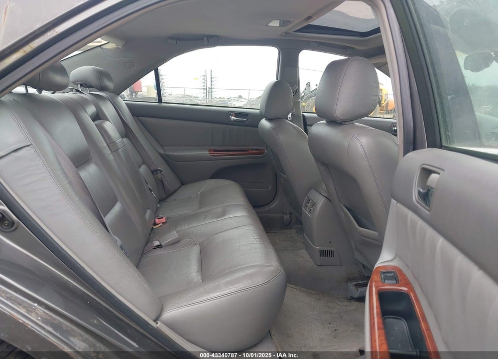 2002 TOYOTA CAMRY XLE VIN: 4T1BE30K72U611762