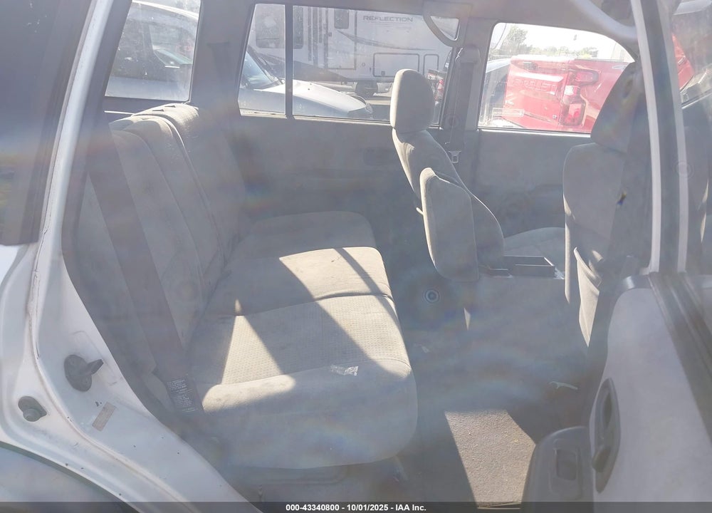 2001 MITSUBISHI MONTERO SPORT VIN: JA4MT31HX1P044170