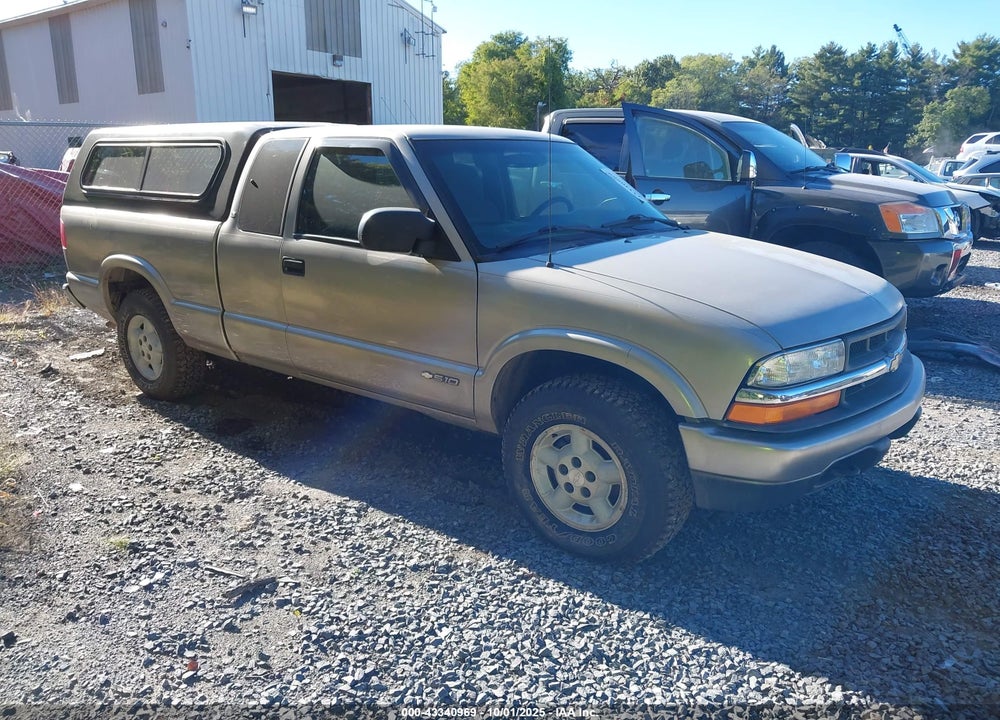 2002 CHEVROLET S-10 LS VIN: 1GCDT19W928202054