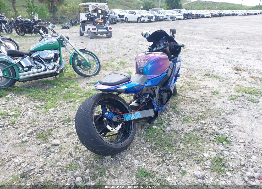 2006 SUZUKI GSX-R1000 VIN: JS1GT76A062113338