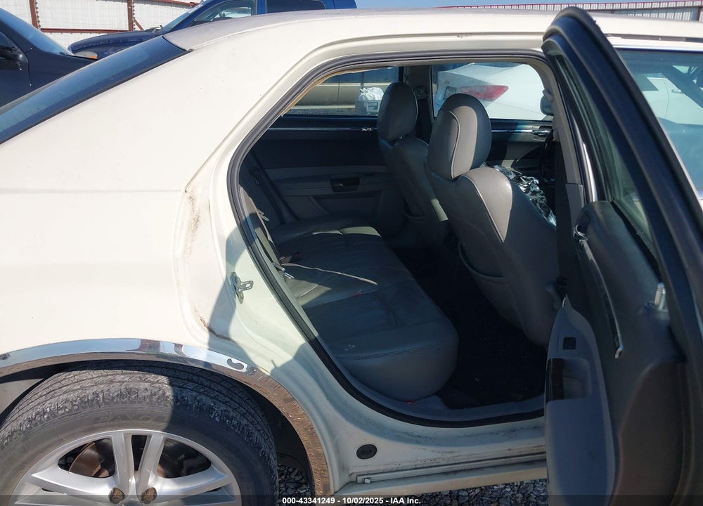 2007 CHRYSLER 300C VIN: 2C3KA63H27H753131