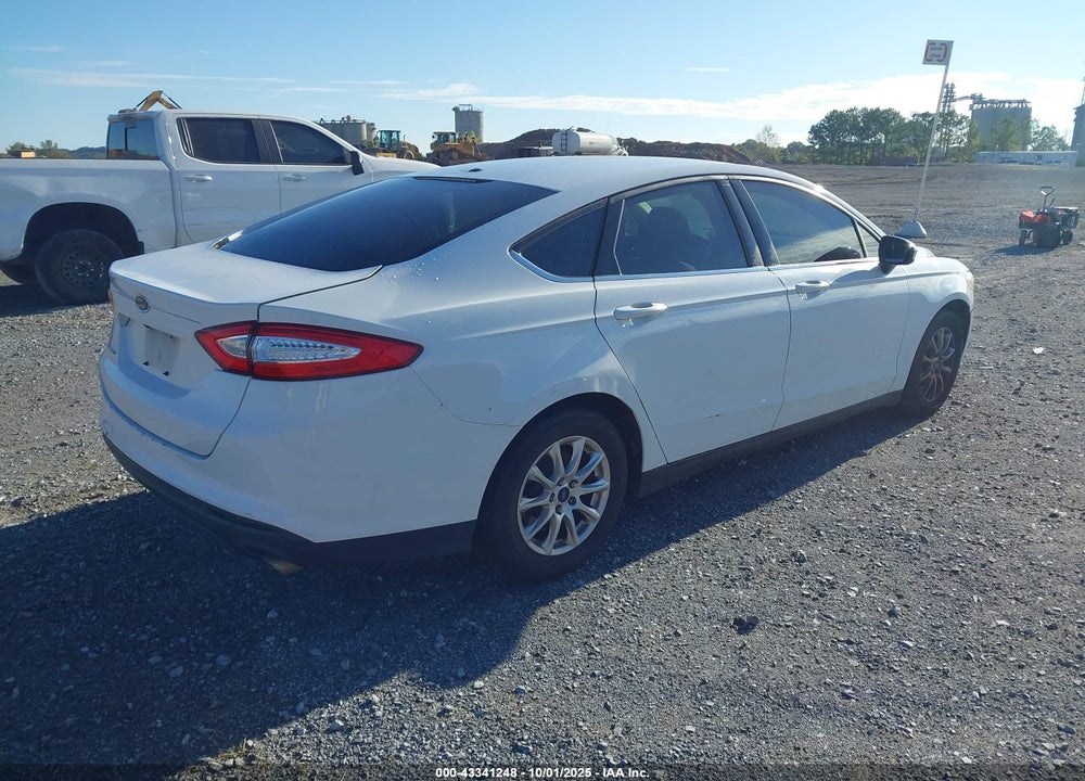 2016 FORD FUSION S VIN: 3FA6P0G77GR280315
