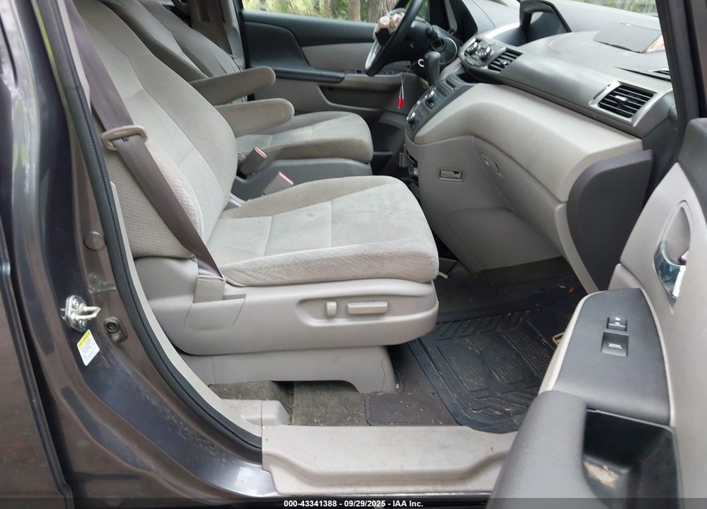 2016 HONDA ODYSSEY LX VIN: 5FNRL5H26GB123976