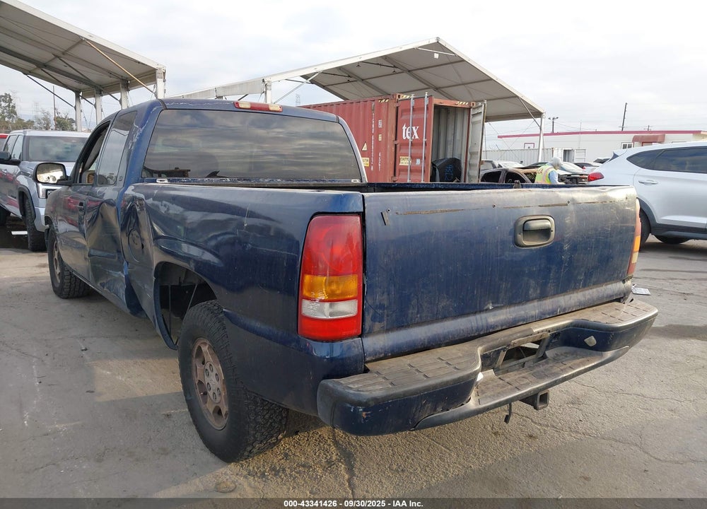 2000 CHEVROLET SILVERADO 1500 LS VIN: 2GCEC19T8Y1147120