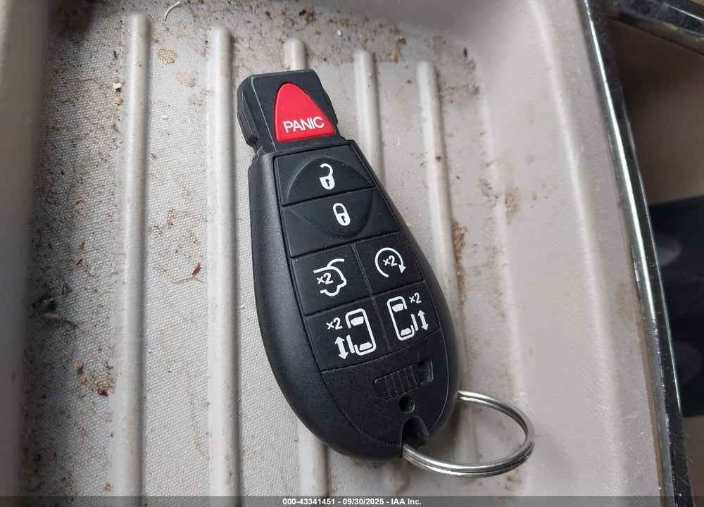 2014 CHRYSLER TOWN & COUNTRY TOURING VIN: 2C4RC1BG3ER438555