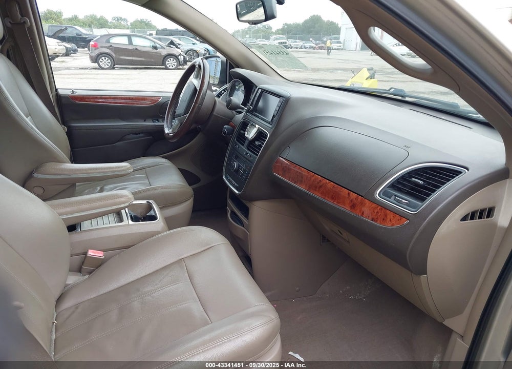 2014 CHRYSLER TOWN & COUNTRY TOURING VIN: 2C4RC1BG3ER438555