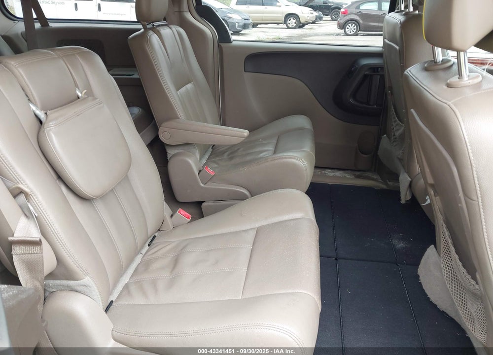 2014 CHRYSLER TOWN & COUNTRY TOURING VIN: 2C4RC1BG3ER438555