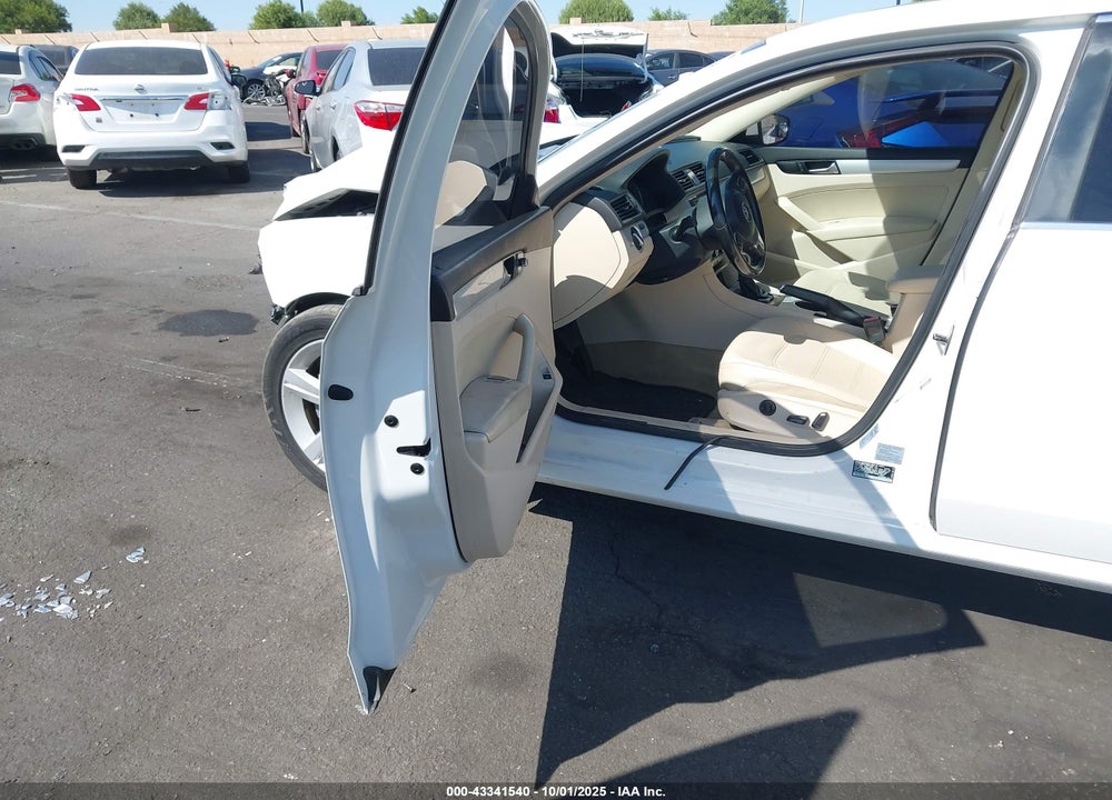 2013 VOLKSWAGEN PASSAT 2.5L SE VIN: 1VWBP7A32DC046842