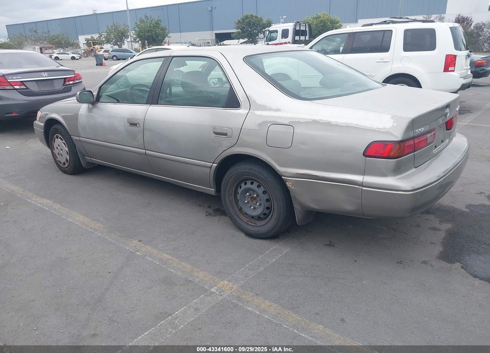 1998 TOYOTA CAMRY LE VIN: JT2BG22K2W0250081