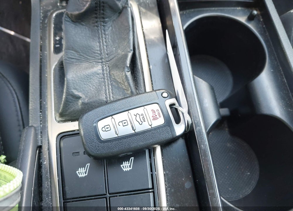 2013 HYUNDAI AZERA VIN: KMHFG4JG5DA258308