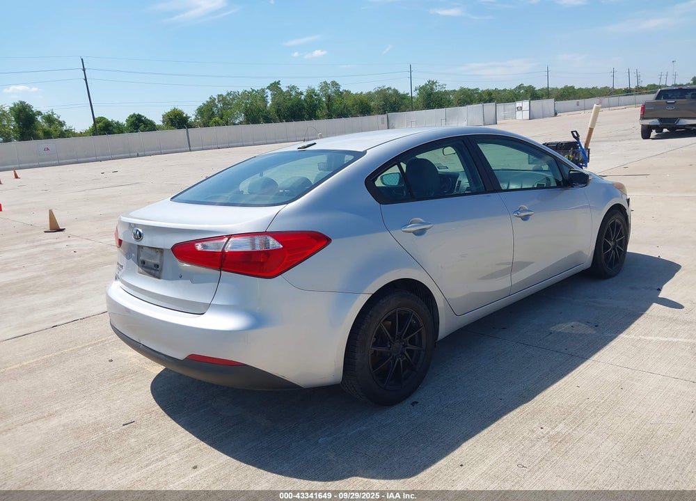 2015 KIA FORTE LX VIN: KNAFK4A63F5418768