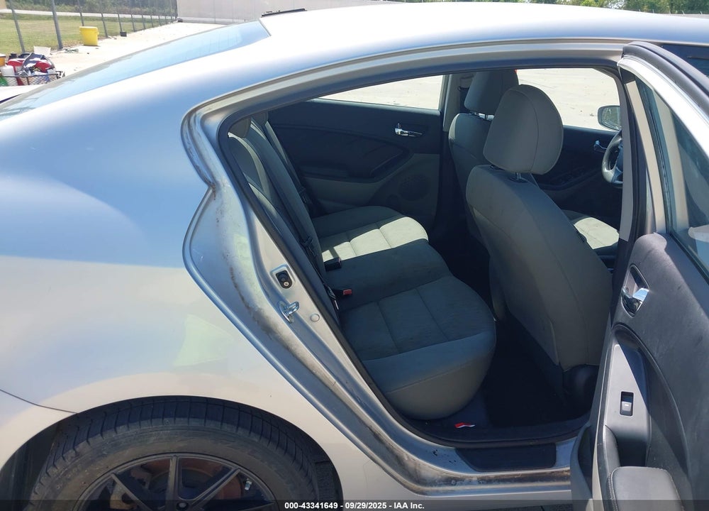 2015 KIA FORTE LX VIN: KNAFK4A63F5418768