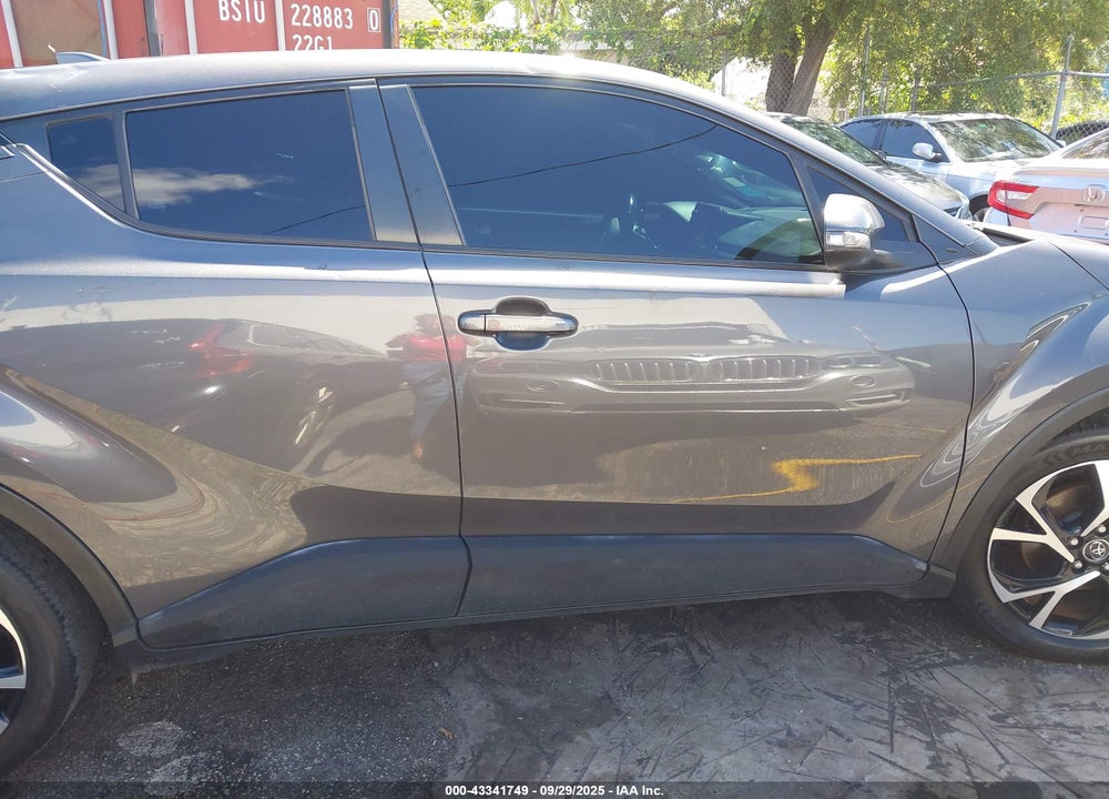 2018 TOYOTA C-HR XLE PREMIUM VIN: NMTKHMBX2JR032481