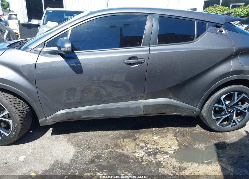 2018 TOYOTA C-HR XLE PREMIUM VIN: NMTKHMBX2JR032481