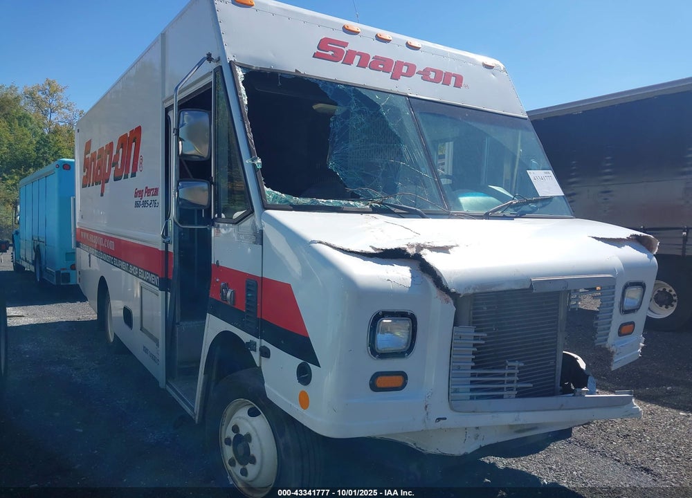 2005 FREIGHTLINER CHASSIS M LINE WALK-IN VAN VIN: 4UZAAPBW95CV98019